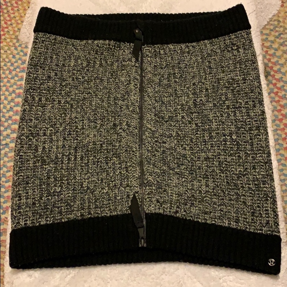 Lululemon scarf GUC
